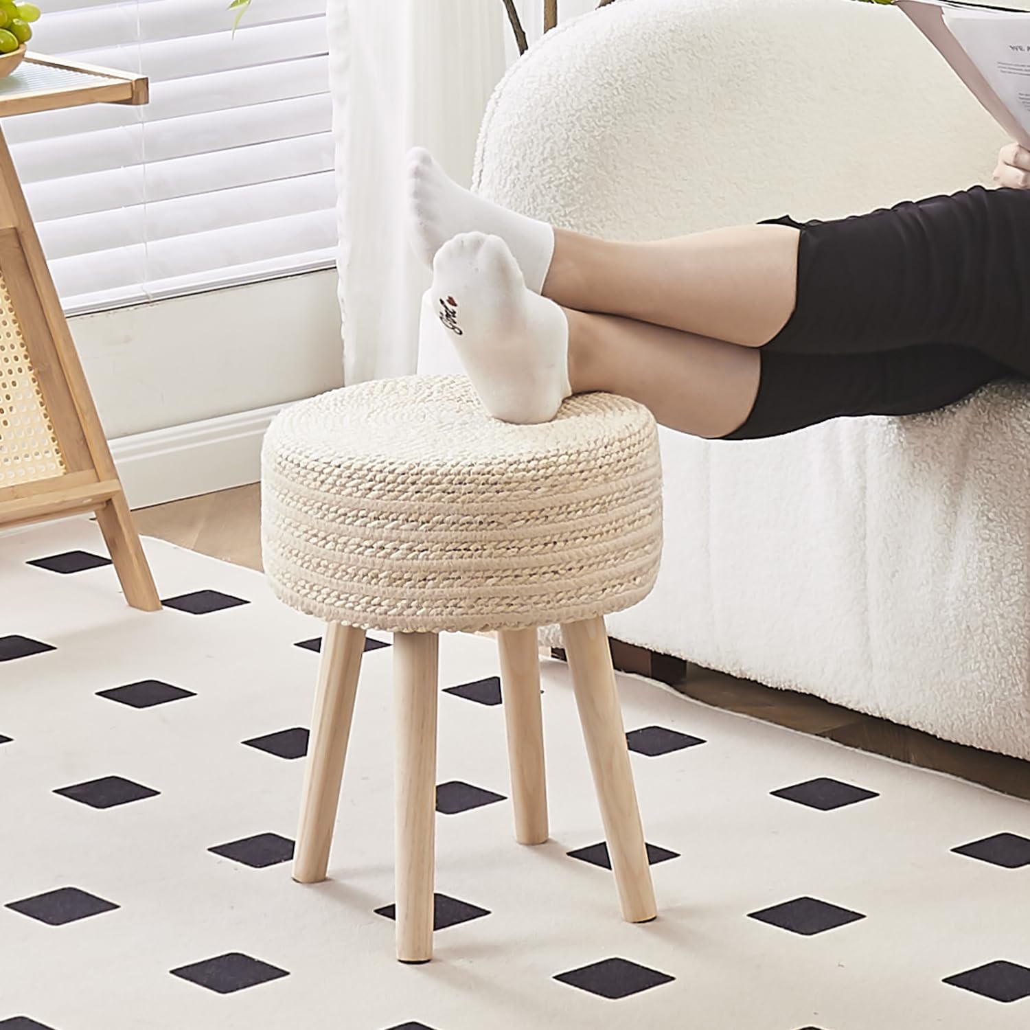 Cpintltr Round Ottoman Footstool Natural Seagrass Foot Stool Pouf Ottomans with Solid Wood Legs Hand Weave Hyacinth Footrest Step Stool for Living Room Balcony Garden Natural & Beige