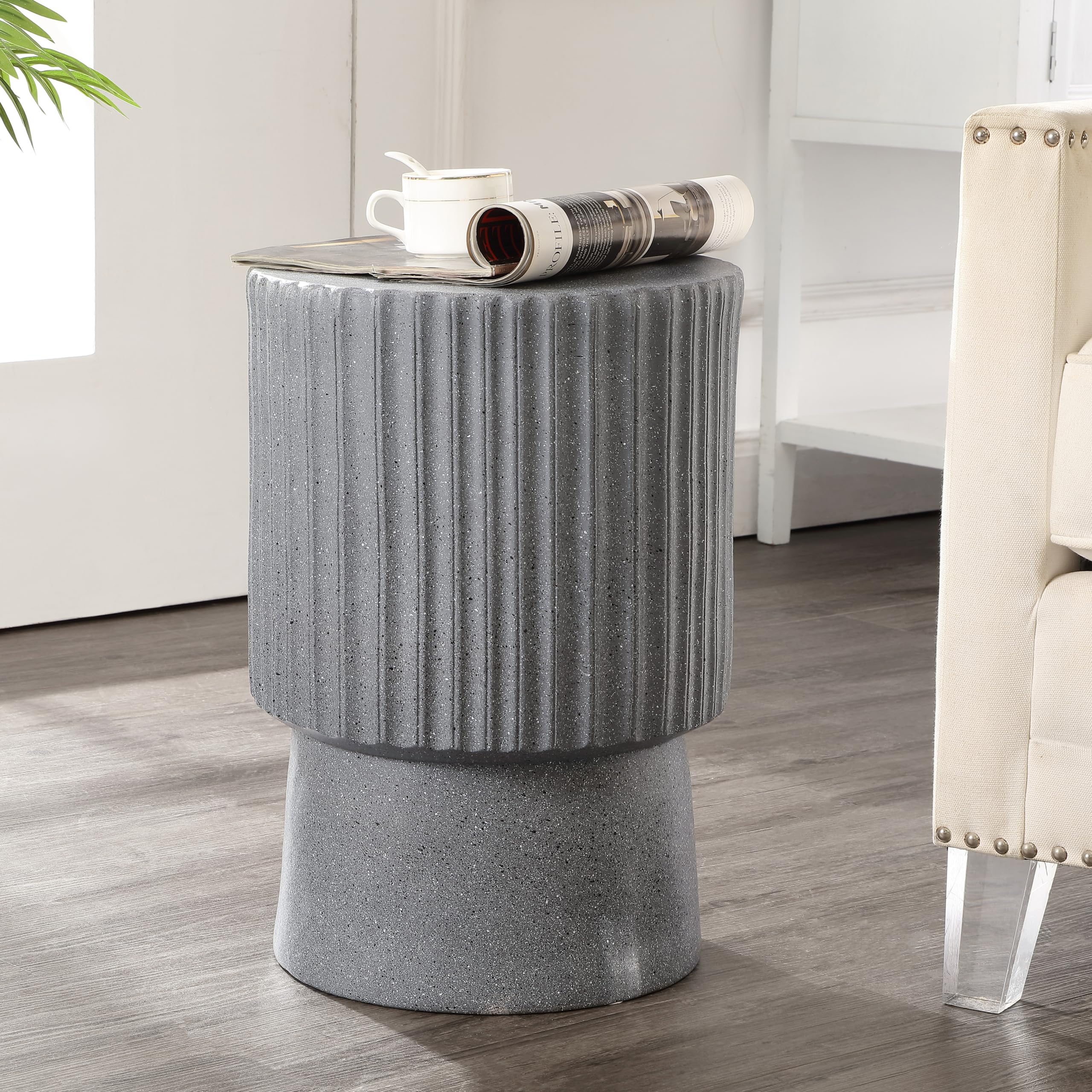 JONATHAN Y Louisa 19" Fluted Outdoor Accent Table, All-Weather Cream Terrazzo Pedestal Garden Stool, Small Round Side Table for Patio, Porch, and Living Room TBL1102B